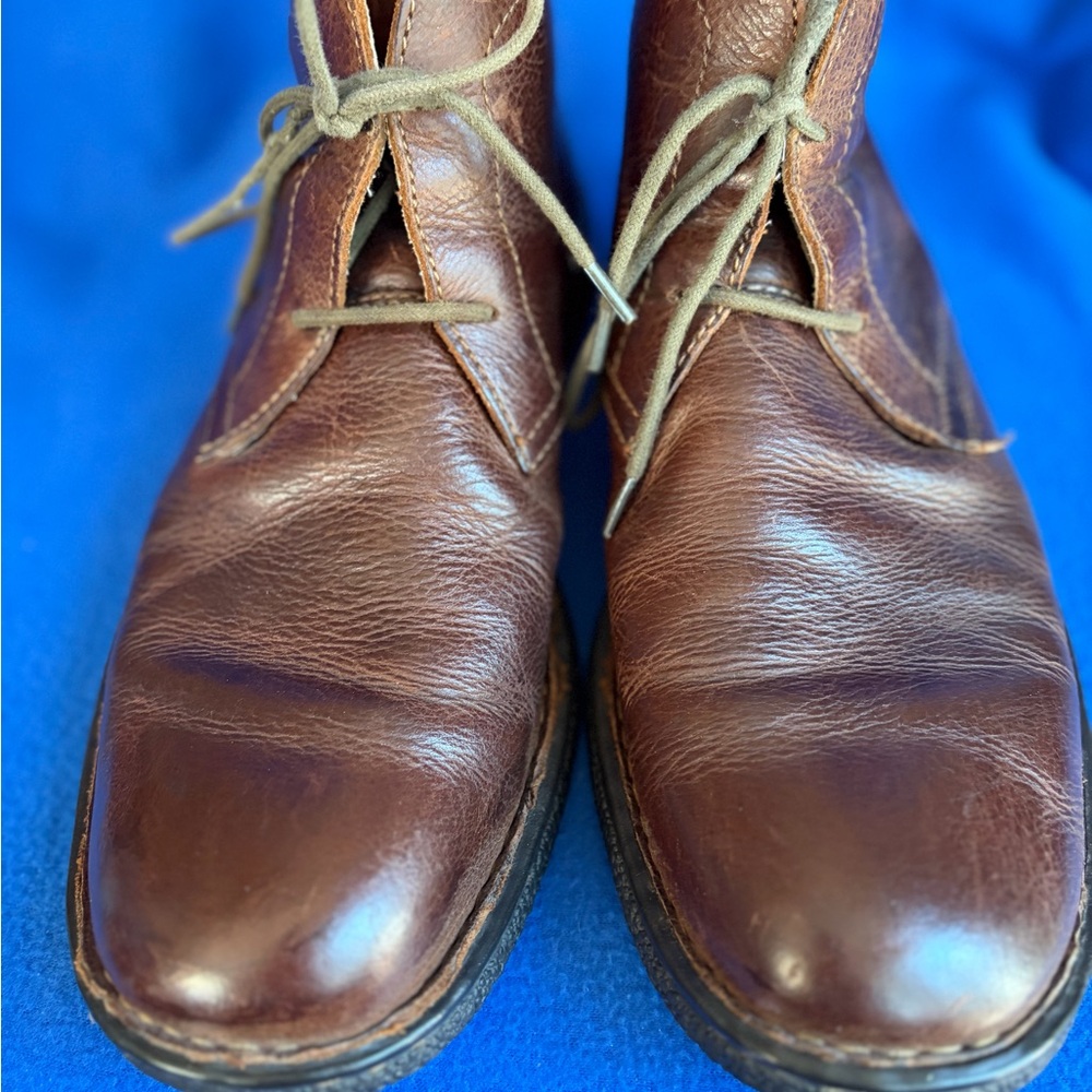 Born Men's Trigger Brown Leather Chukka Boots. Lace up style #25457